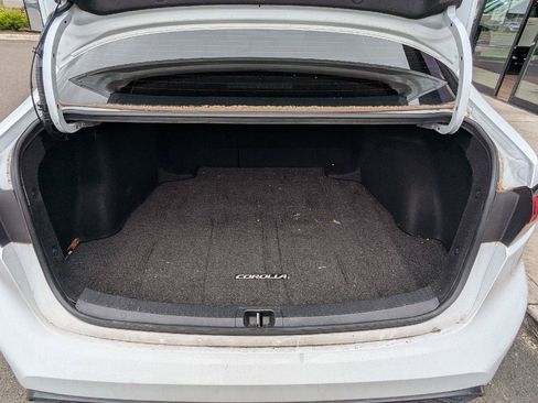 Used 2022 Toyota Corolla SE w/ SE Premium Package FWD image 9
