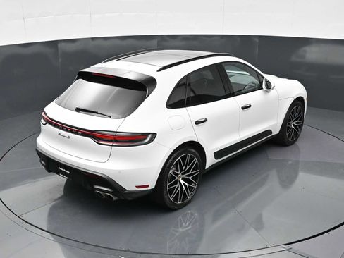 Certified 2023 Porsche Macan S AWD/4WD image 33