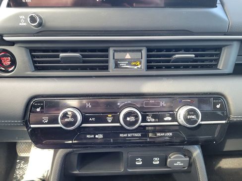 New 2026 Honda Pilot Touring image 25