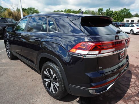 Used 2024 Volkswagen Atlas Cross Sport SE FWD image 6