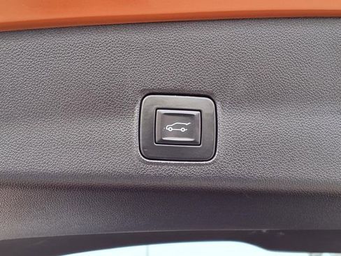 Used 2023 Chevrolet TrailBlazer ACTIV w/ Sun and Liftgate Package image 6