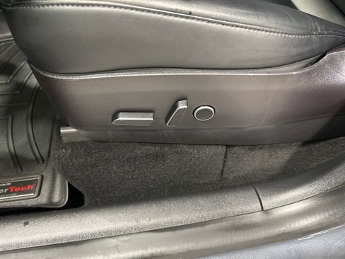 Used 2021 Tesla Model Y Long Range image 10