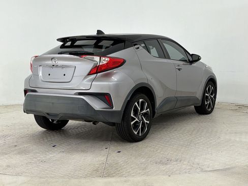 Used 2019 Toyota C-HR XLE FWD image 9