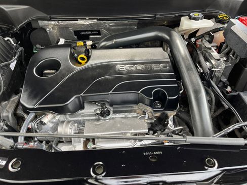 Used 2025 Chevrolet Equinox LT image 32