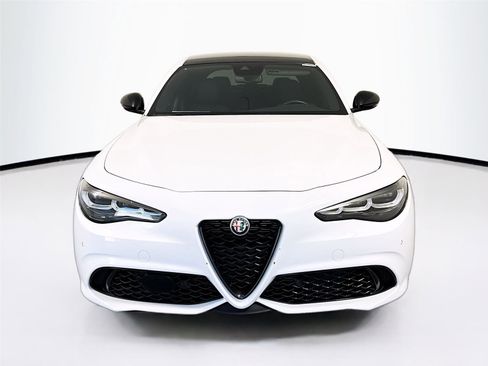 Used 2024 Alfa Romeo Giulia Veloce image 26