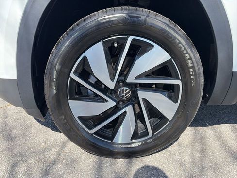 New 2026 Volkswagen Atlas SEL AWD/4WD image 33