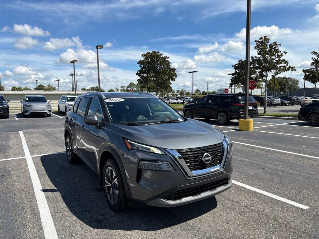 Used 2023 Nissan Rogue SV w/ SV Premium B Package FWD image 3