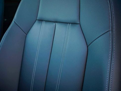 Used 2025 Audi Q5 Premium w/ Convenience Package image 11