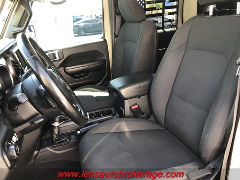 Used 2020 Jeep Gladiator Sport w/ Quick Order Package 24S AWD/4WD image 12