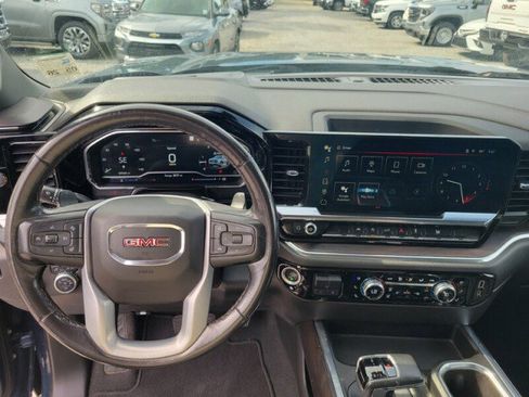 Used 2022 GMC Sierra 1500 SLT RWD image 16