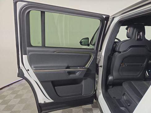 Used 2025 Rivian R1S Adventure AWD/4WD image 17