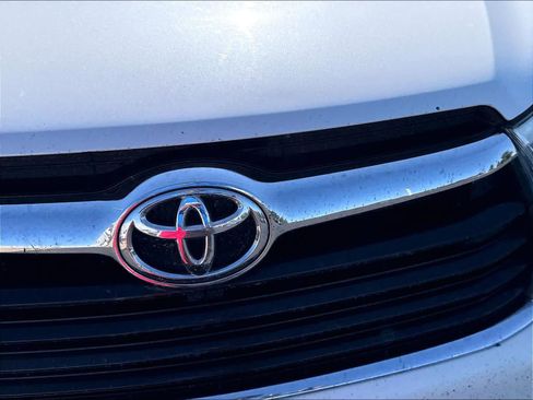 Used 2016 Toyota Highlander XLE AWD/4WD image 31