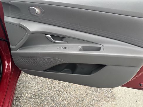 Used 2021 Hyundai Elantra SEL FWD image 10