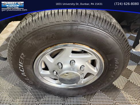 Used 2015 Ford E-350 and Econoline 350 Super Duty image 11