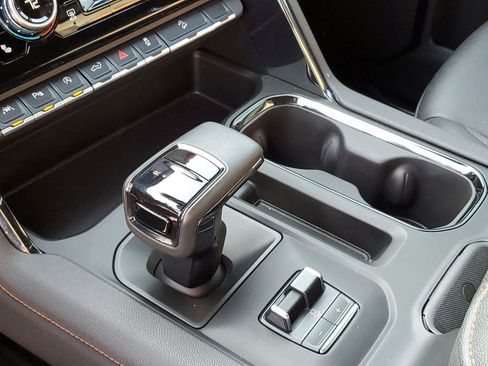 Used 2024 GMC Sierra 1500 AT4 w/ Technology Package image 22