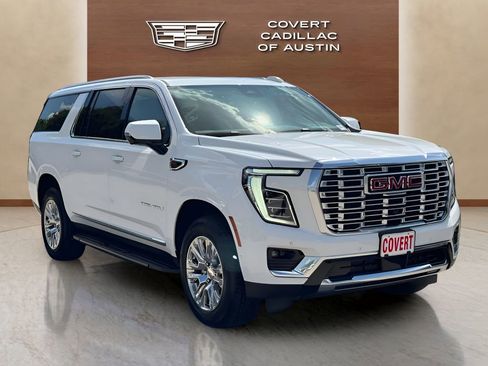 Used 2025 GMC Yukon XL Denali AWD/4WD image 8