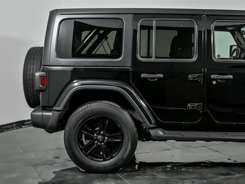 Used 2020 Jeep Wrangler Unlimited Sahara image 12