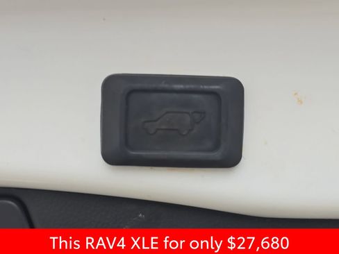 Used 2024 Toyota RAV4 XLE w/ Convenience Package FWD image 19