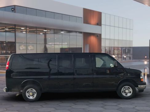 Used 2017 Chevrolet Express 3500 LT w/ LT Preferred Equipment Group image 6