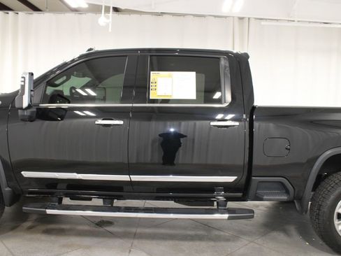 Used 2024 Chevrolet Silverado 2500 High Country image 5