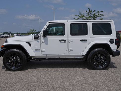Used 2024 Jeep Wrangler Unlimited Sahara AWD/4WD image 10