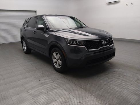 Used 2021 Kia Sorento LX FWD image 13