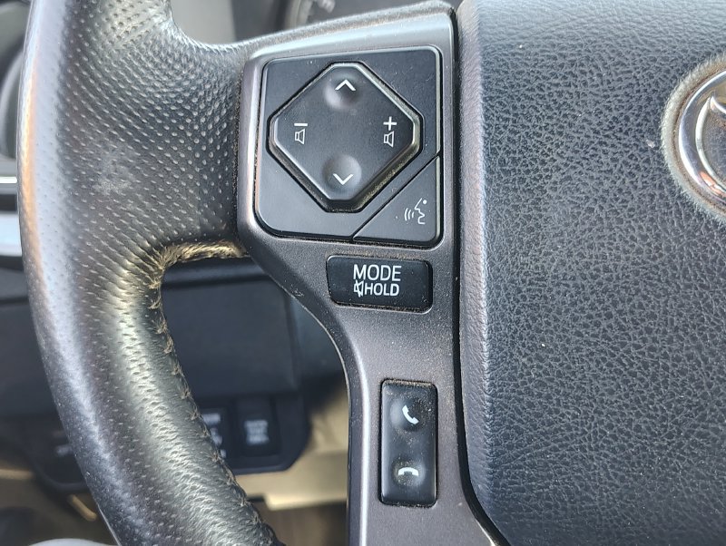 Used 2020 Toyota Tacoma TRD Off-Road w/ Blackout Package AWD/4WD image 12