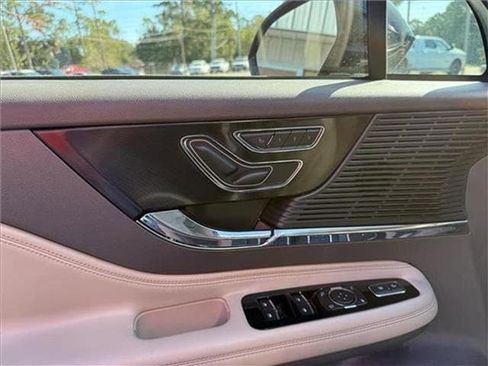 Used 2022 Lincoln Corsair FWD w/ Equipment Group 101A image 34