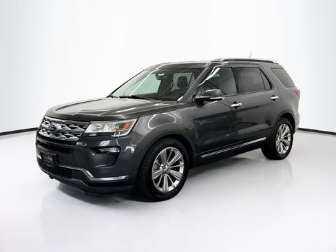 Used 2019 Ford Explorer Limited w/ Class III Trailer Tow Package FWD image 3
