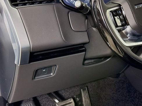 New 2026 Land Rover Range Rover SE image 10