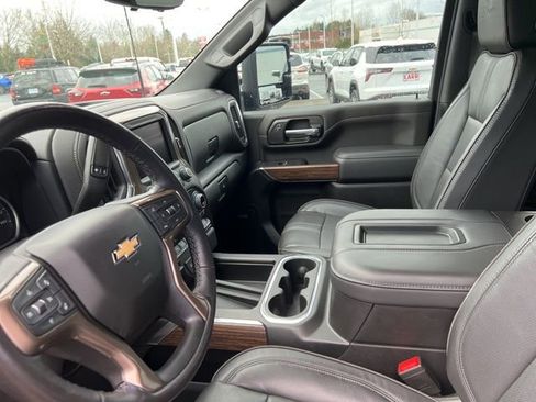 Used 2022 Chevrolet Silverado 3500 High Country image 37