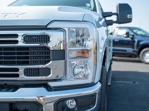 New 2025 Ford F350 XLT image 6