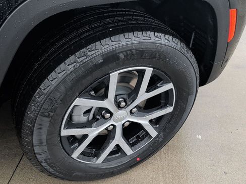 New 2025 Jeep Grand Cherokee Limited w/ Luxury Tech Group II image 6