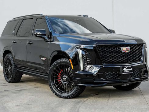 Used 2025 Cadillac Escalade V w/ LPO, Floor Liner Package image 7