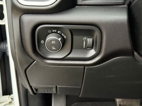 Used 2024 RAM 2500 Big Horn AWD/4WD image 20