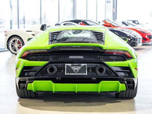Used 2022 Lamborghini Huracan EVO RWD image 5