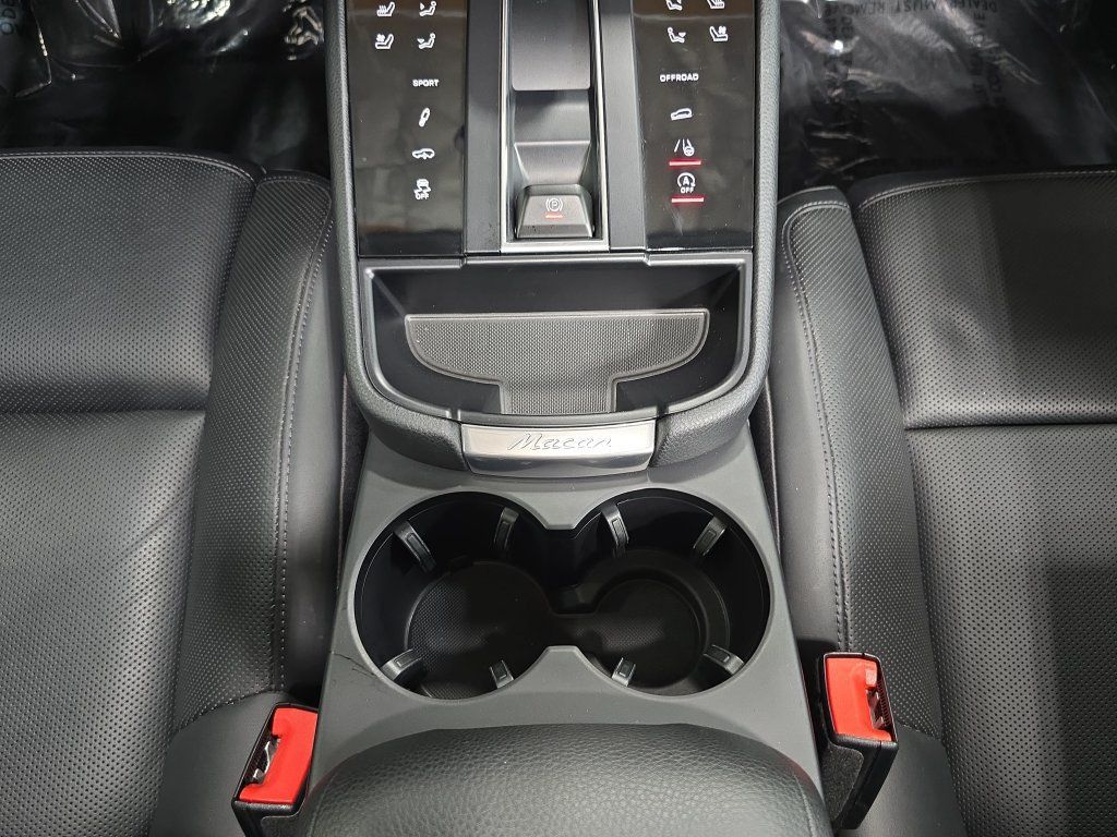 Used 2023 Porsche Macan S AWD/4WD image 20