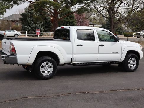 Used 2013 Toyota Tacoma 4x4 Double Cab w/ SR5 Pkg image 4