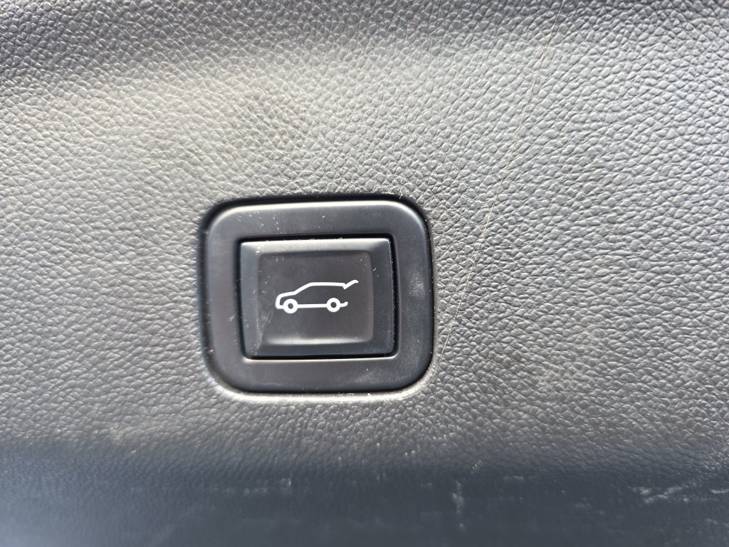 Used 2022 Chevrolet Tahoe LT w/ LT Signature Plus Package AWD/4WD image 14