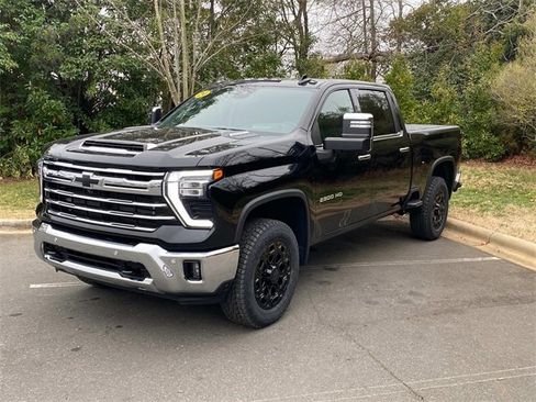 Used 2024 Chevrolet Silverado 2500 LTZ w/ LTZ Convenience Package image 3