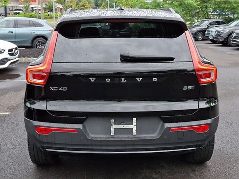 Used 2023 Volvo XC40 B5 Plus w/ Driver Assist Package AWD/4WD image 5