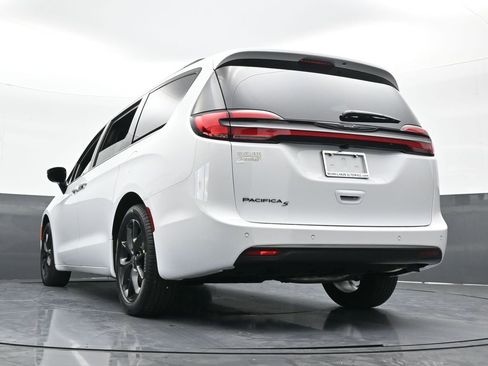 New 2026 Chrysler Pacifica Select image 57