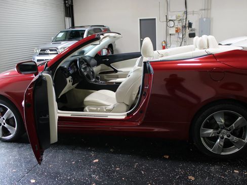 Used 2011 Lexus IS 350C RWD image 38