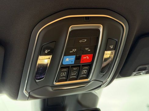 Used 2024 Jeep Grand Cherokee L Summit AWD/4WD image 28