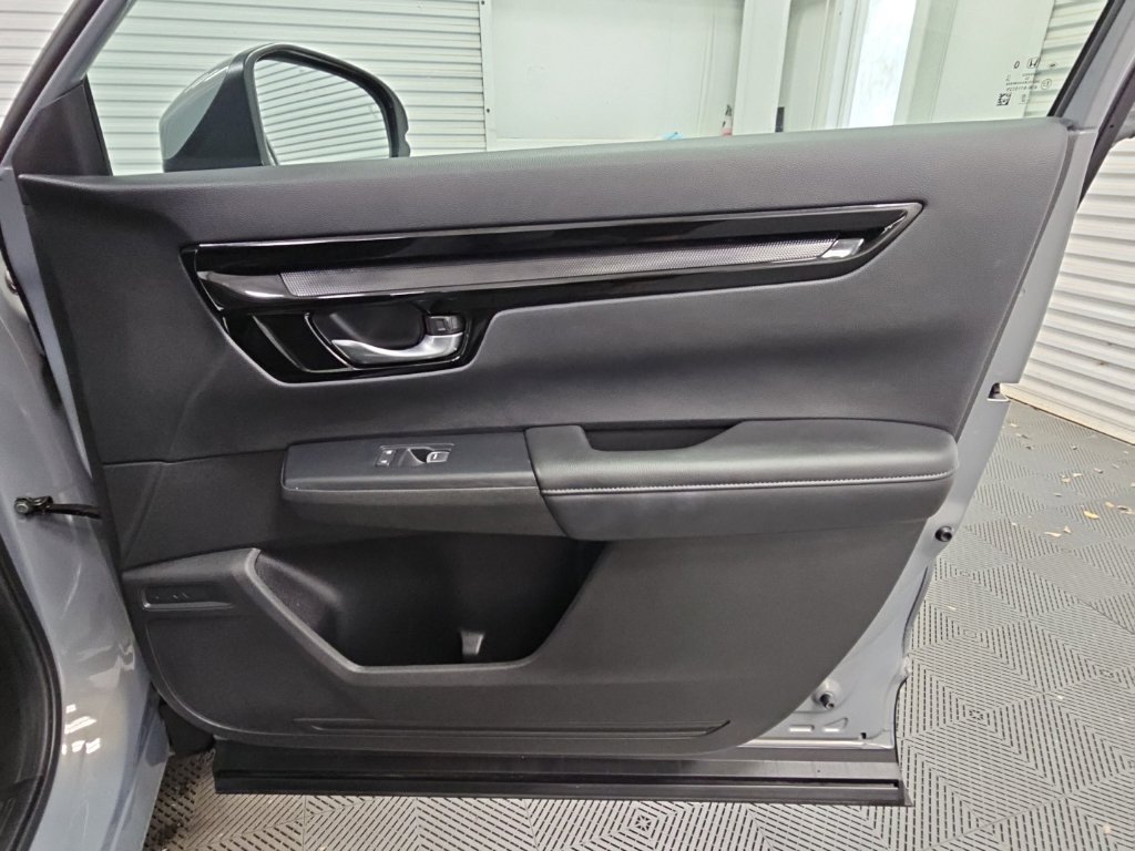Used 2025 Honda CR-V EX-L image 39