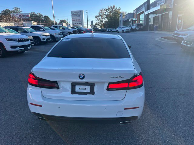 Used 2023 BMW 530e w/ Premium Package RWD image 4