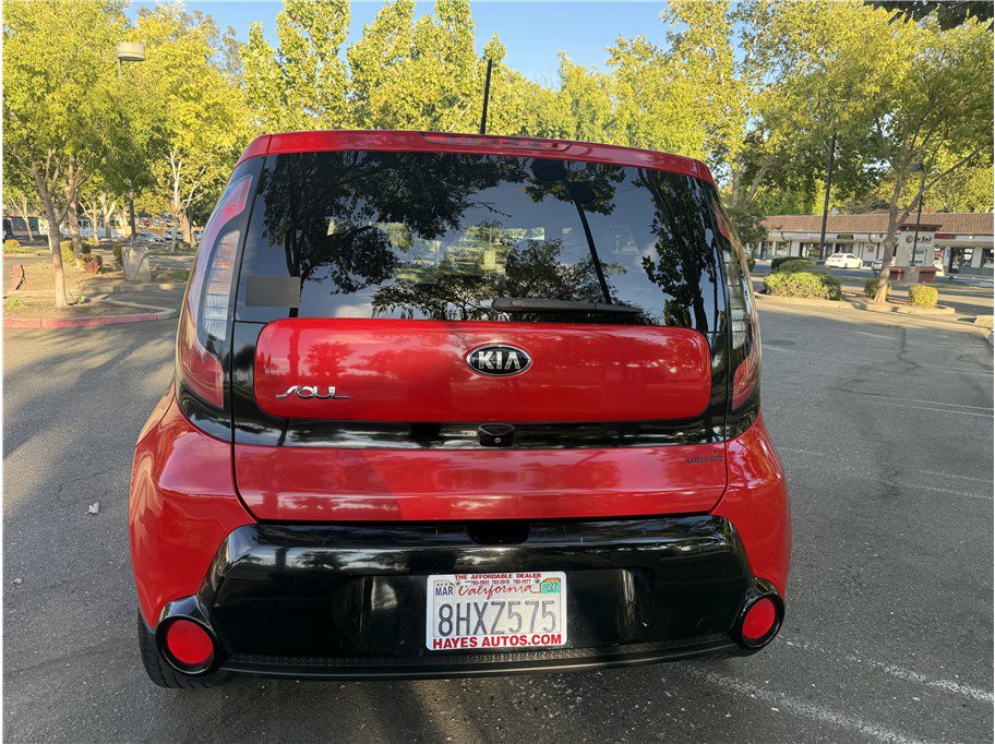 Used 2016 Kia Soul + FWD image 4