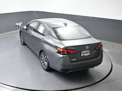 Used 2021 Nissan Versa SV FWD image 43