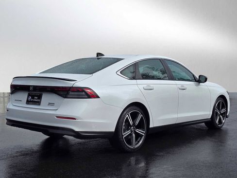 Used 2024 Honda Accord Sport image 3