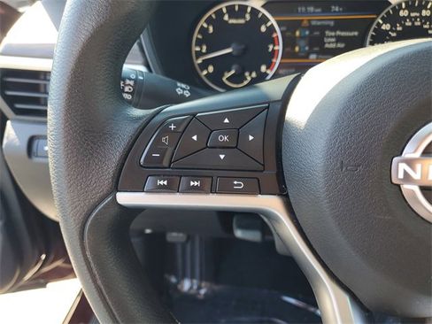 Used 2024 Nissan Altima 2.5 SV image 14